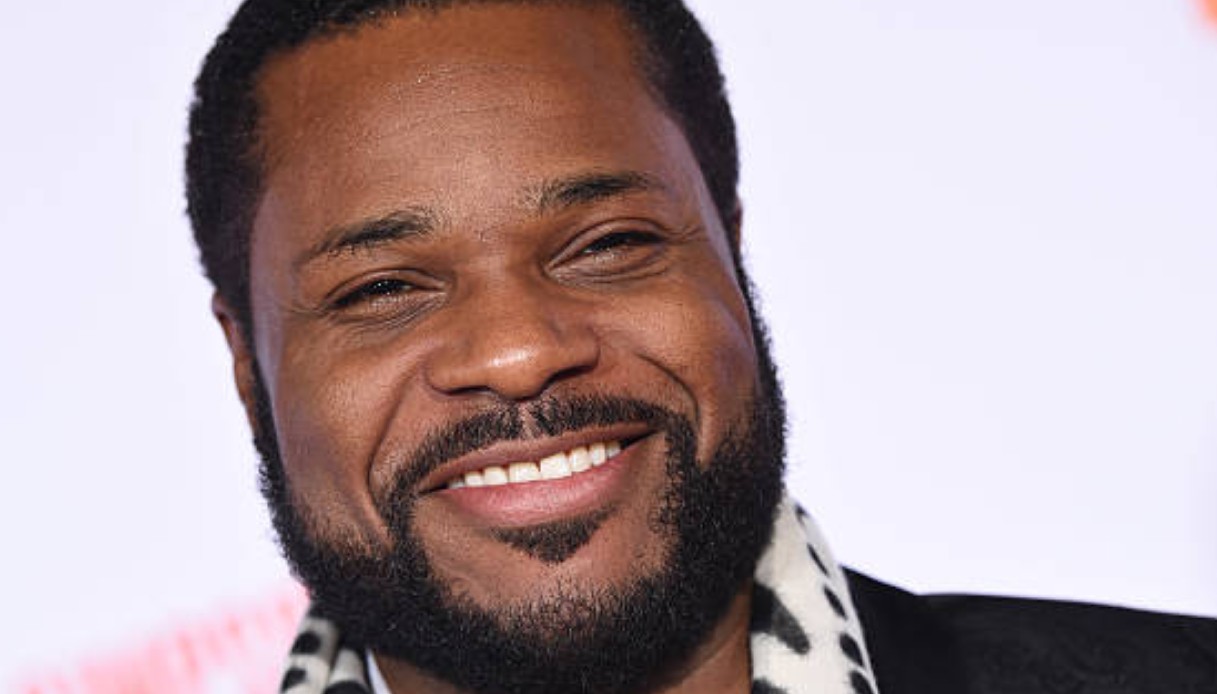 Malcolm-Jamal Warner, celebre per il ruolo di Theo Huxtable nella serie cult I Robinson (The Cosby Show), è morto all’età di 54 anni. 