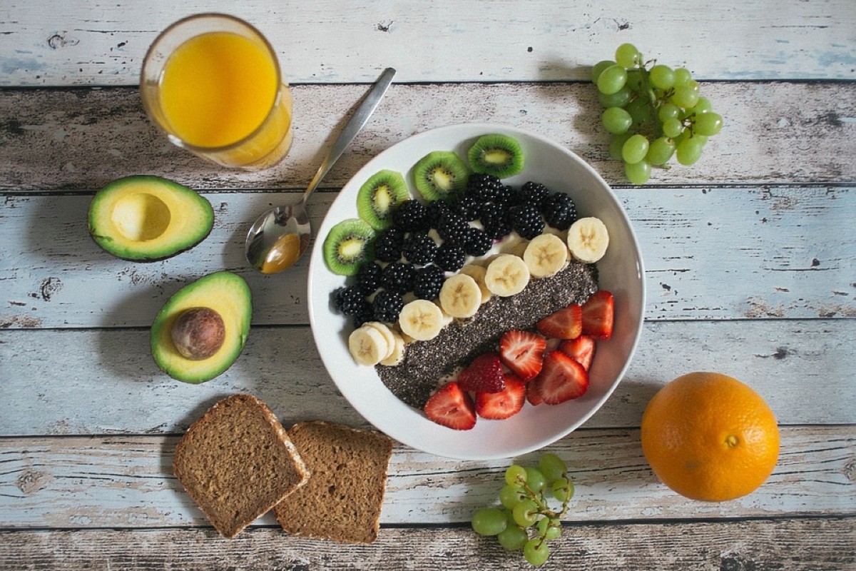 Colazione anti-gonfiore: cosa mangiare per evitare la pesantezza